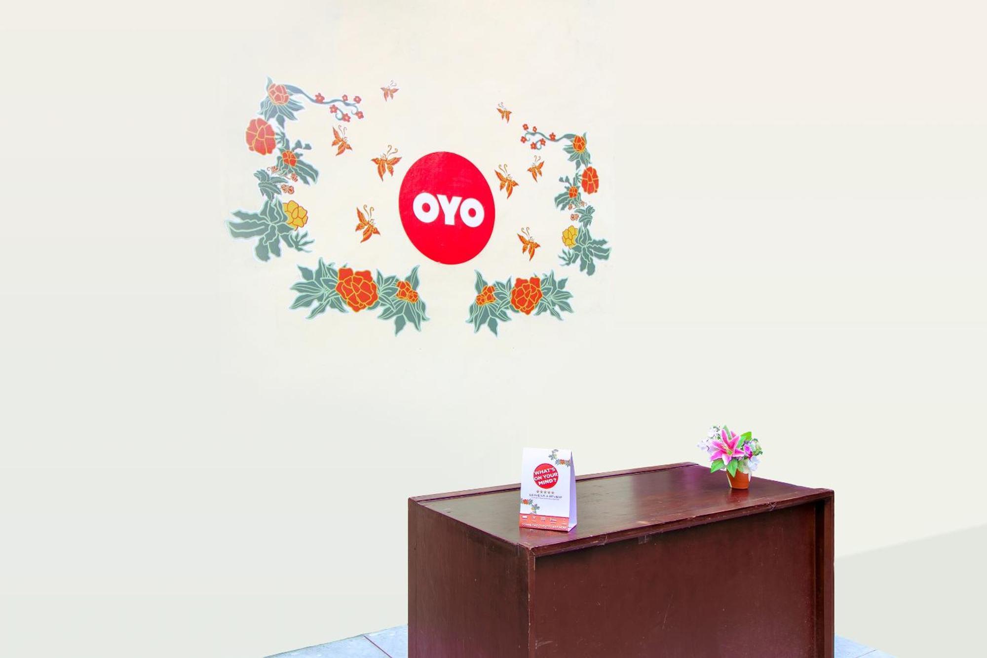 Hotel Oyo Life 1643 Grand Monica Maguwo Esterno foto